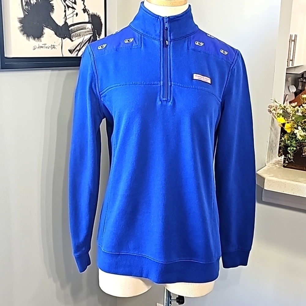 Vineyard vines, Henley style blue sweatshirt. Size small. Zipper front.